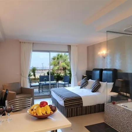 Royalty Suites-2