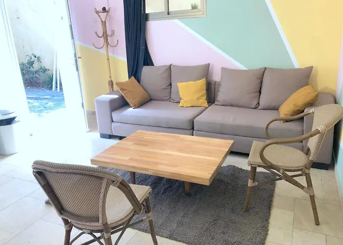 Authentic Bograshov Experience With A Garden Appartamento Tel Aviv che accetta animali