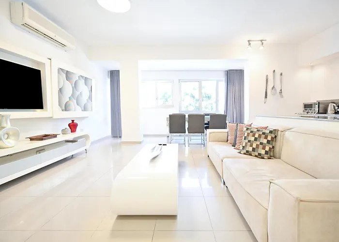 Peaceful 3Br Near Frishman Beach By Holyguest Tel Aviv