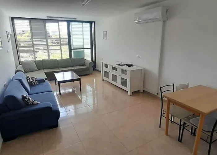 Spacious Jaffa Apt Near The Flea Market Tel Aviv admite animales