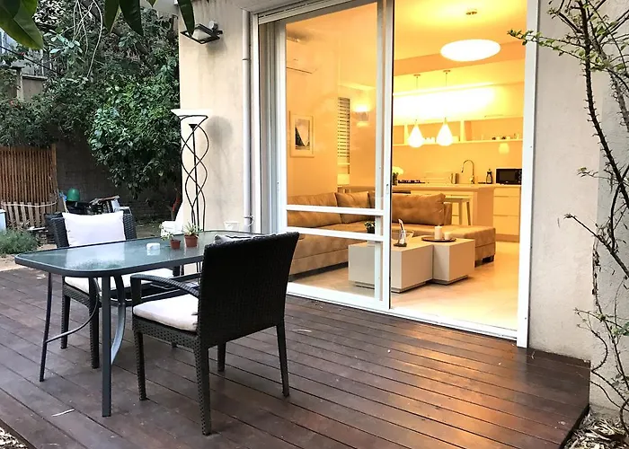 Luxurious By The Beach Apartment With Garden Tel Aviv admite animales