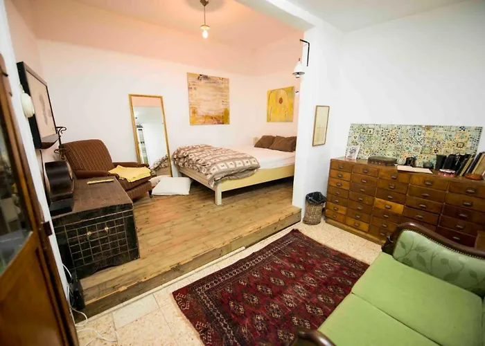 Michal 'Place Tel Aviv