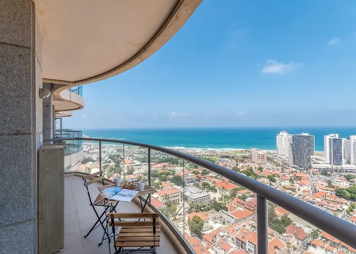 Cosy And Sunny Apartment In Nevet Tsedek With Pool Tel Aviv
