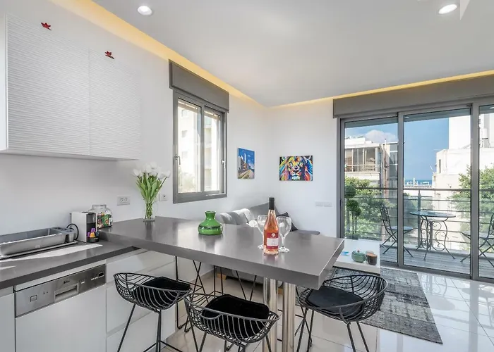 Ben Yehuda Cosy 2Bdr & Balcony Close The Beach Tel Aviv